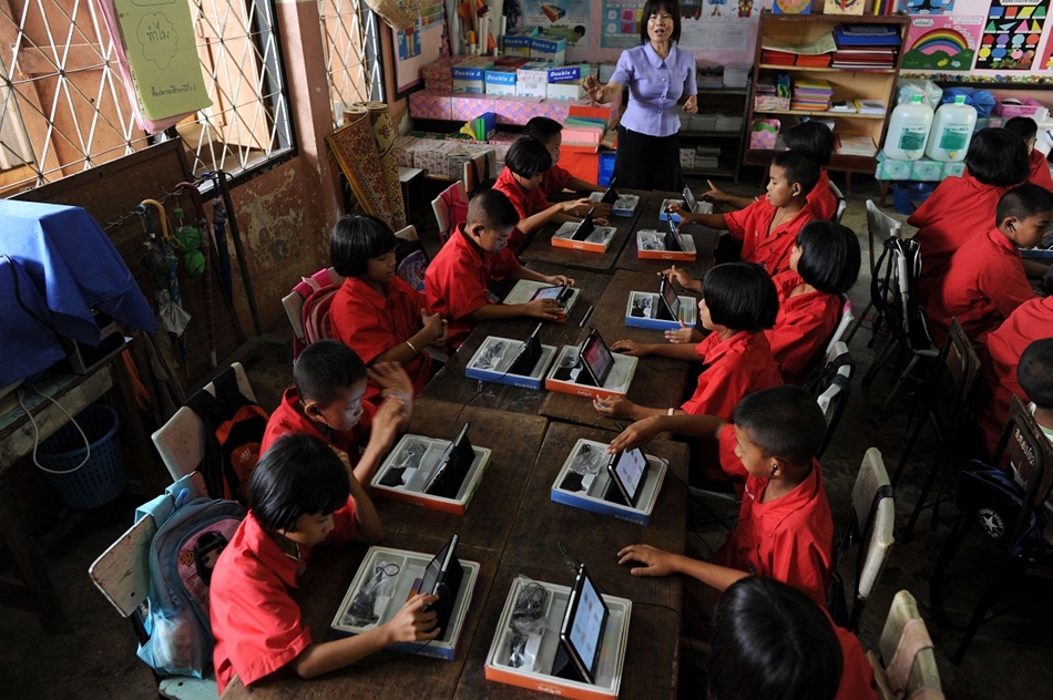 Mae Chan, Thaiföld - hátrányos helyzetű diákok tabletek segítségével tanulnak